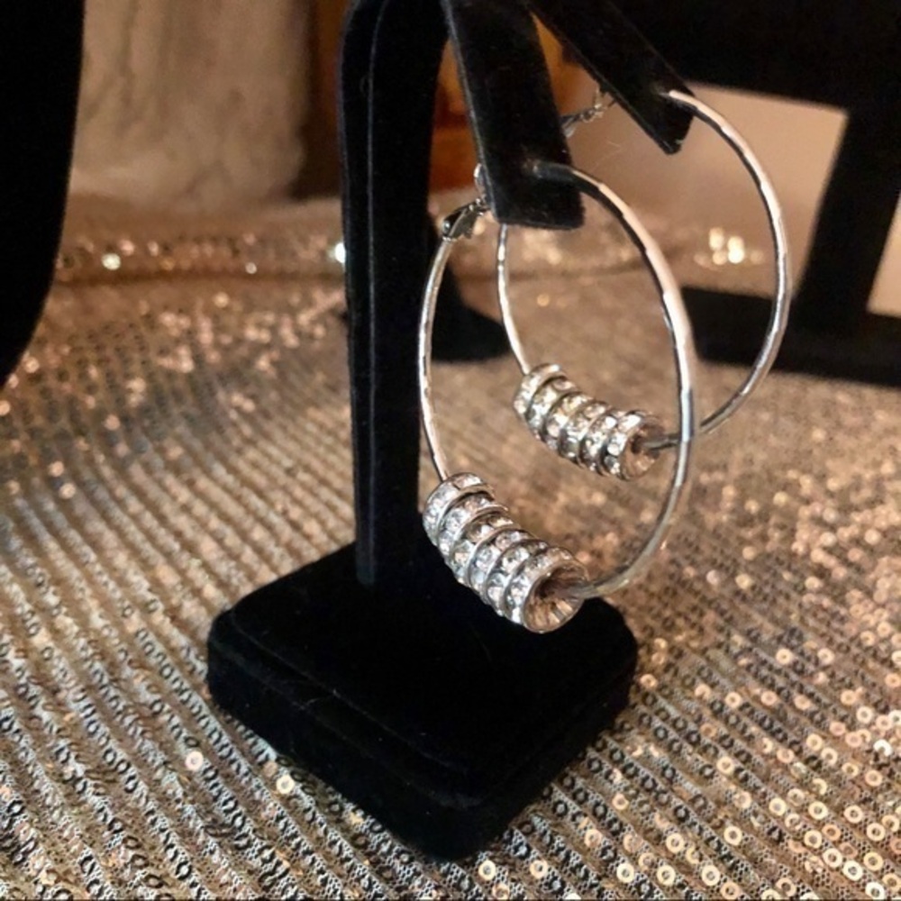 🌸Silver hoops with crystals🌺💕🌸